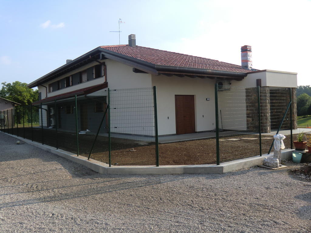 Alloggio Agrituristico Ai Tre Castelli Moruzzo Luaran gambar